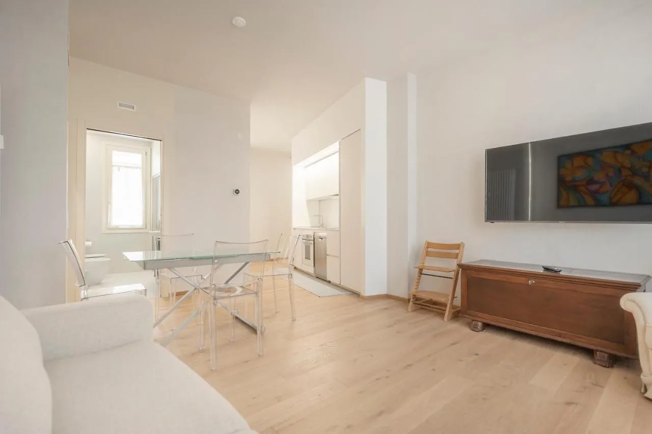 Attico Incantevole Con Jacuzzi Idromassaggio E Sauna Apartment Treviso