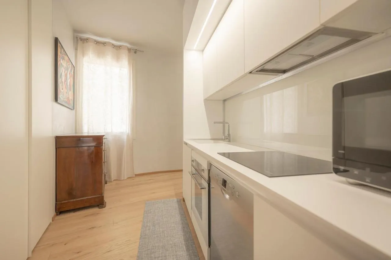 Attico Incantevole Con Jacuzzi Idromassaggio E Sauna Apartment Treviso 0*,