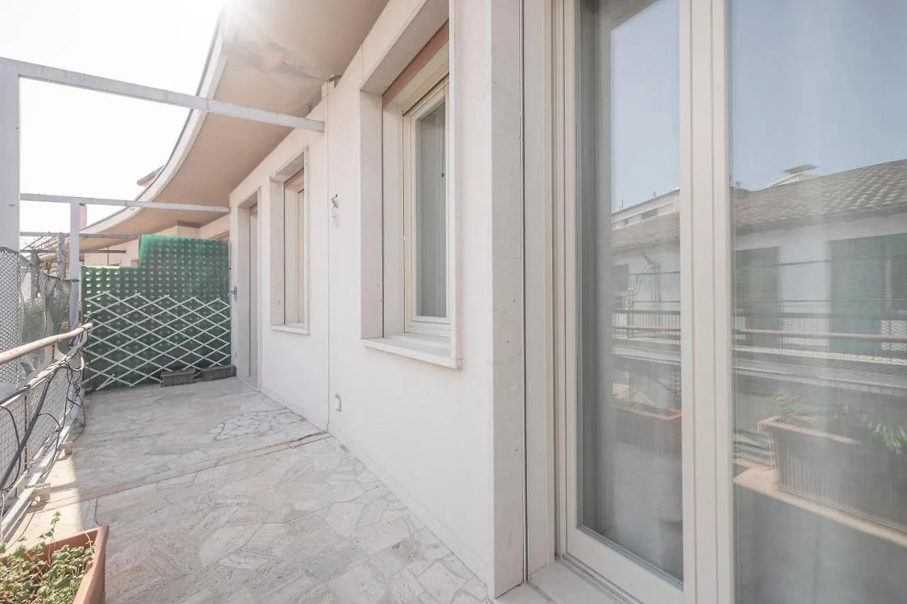 Attico Incantevole Con Jacuzzi Idromassaggio E Sauna Apartment Treviso Italy