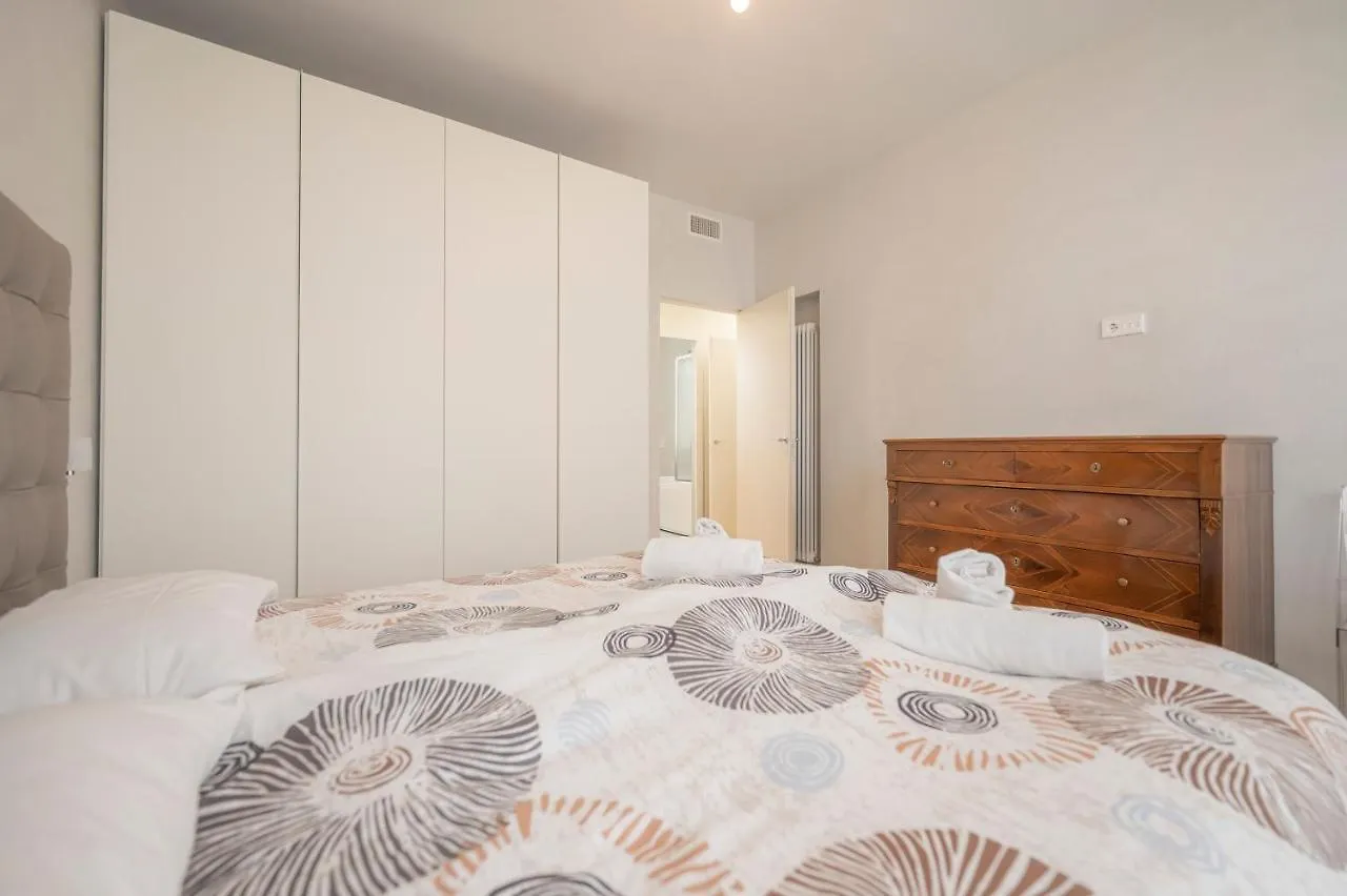 Attico Incantevole Con Jacuzzi Idromassaggio E Sauna Apartment Treviso Italy