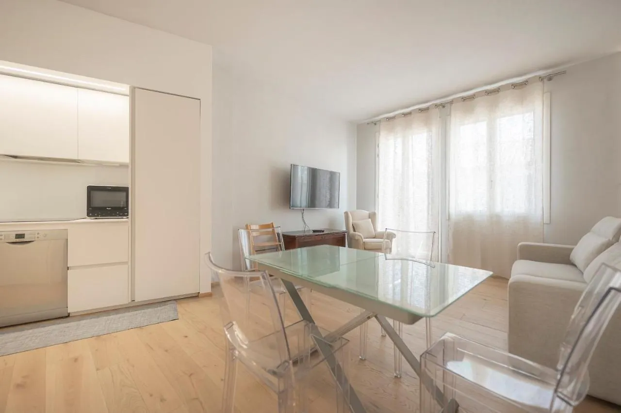 Attico Incantevole Con Jacuzzi Idromassaggio E Sauna Apartment Treviso Italy
